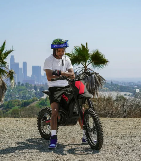 Strike Shadow 48v Electric Dirt Bike for Kids & Youth by Throne Cycles - Image 4