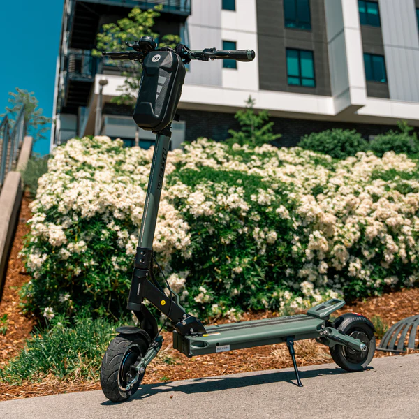 VSETT 8 Electric Scooter - Image 2